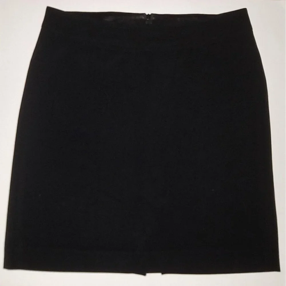WHBM White House Black Market Short Skirt Rear Slit Career Solid Basic Size 6
